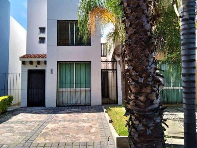 Se vende casa en Circuito Puerto Cortes Banus Residencial Tlajomulco de Zuñiga Jalisco AARR