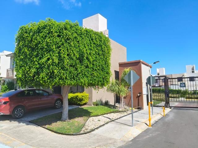 Se vende Casa en Ciudad del Sol, 3 Rec?maras, 2.5 Ba?os, Seguridad !