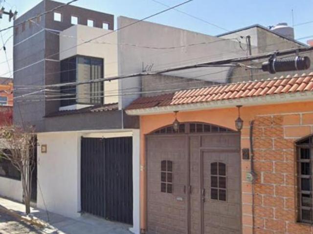 SE VENDE CASA EN COL. VILLA DE LAS FLORES, SAN FRANCISCO COACALCO, EDO MEX