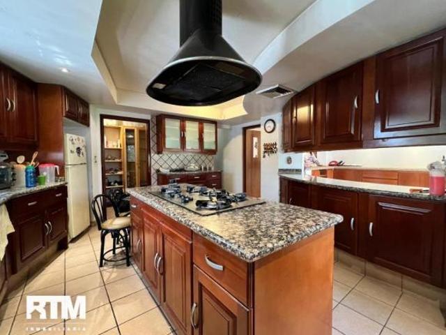 SE VENDE CASA EN COL JARDIN