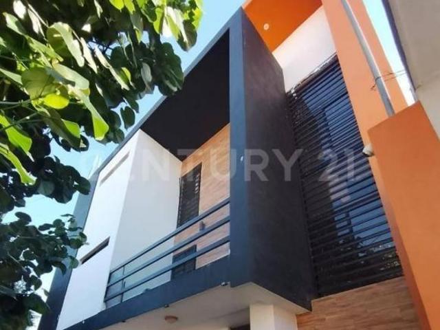 Se vende casa en Col. La Haciendita, Villa de Alvarez, Col