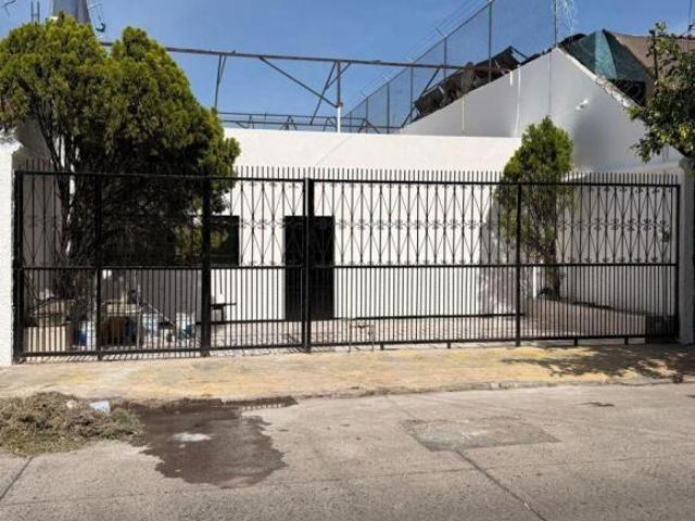 SE VENDE CASA EN COLONIA CANTARRANAS