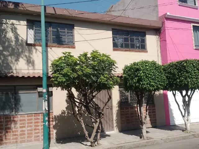 SE VENDE CASA en COLONIA Agrícola Oriental