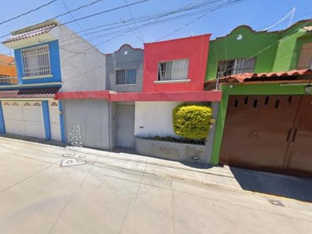 SE VENDE CASA EN COLONIA BOSQUE DE LA ALAMEA CELAYA GUANAJUATO