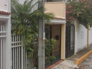 SE VENDE CASA EN COLONIA SUPERMANZANA CAN