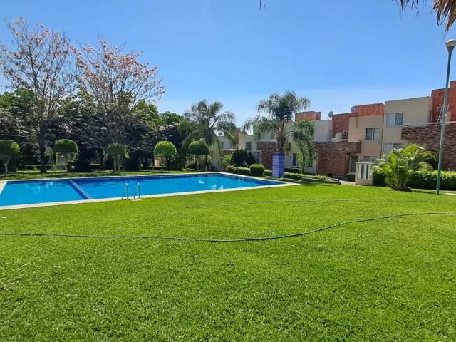 Se vende casa en Colinas de Xochitepec, Clúster Loma Dorada