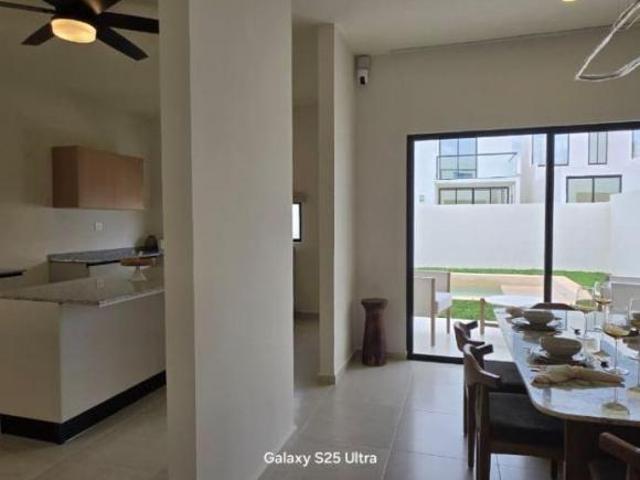 SE VENDE CASA EN CONDOMINIO CON AMENIDADES, CON ALBERCA Y COCHERA TECHADA