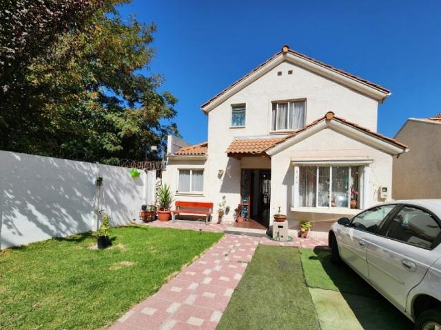 Se vende casa en Condominio Cumbres de Nos, San Bernardo