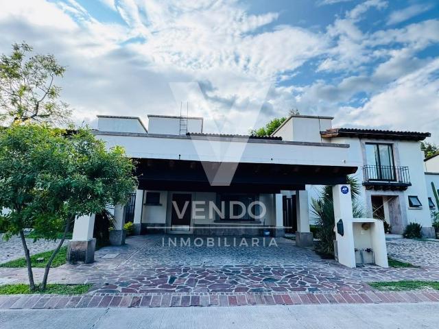 Se vende casa en el fraccionamiento casco viejo