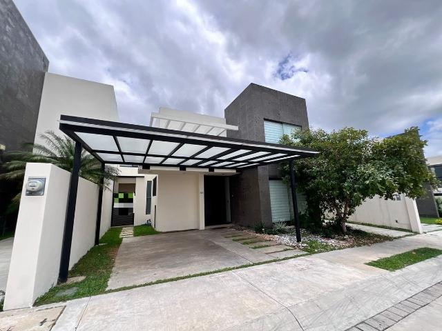 se vende casa en fracc la cañada