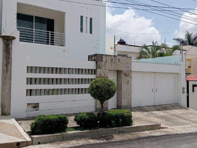 Se vende casa en Fracc. Los Laureles