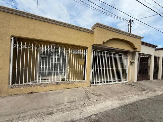 SE VENDE CASA EN FRACC. SANTA MONICA