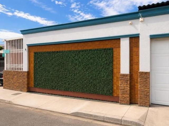 SE VENDE CASA EN FRACC. VILLA DEL ROBLE