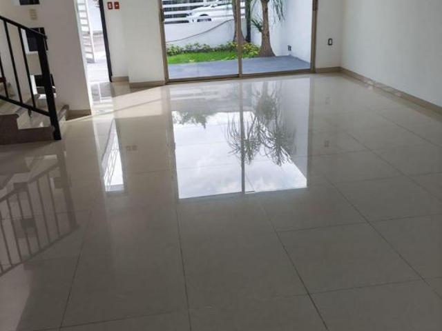 SE VENDE CASA EN FRACCIONAMIENTO VIRGINIA EN CORDODBA, VER