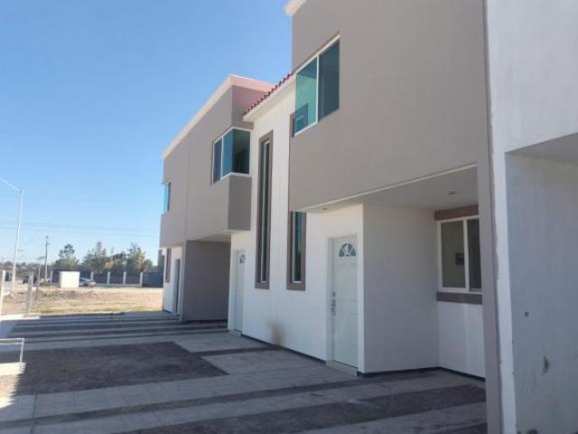 Se vende casa en Fraccionamiento Paseo del Bosque 4