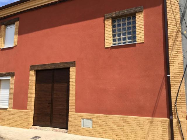 SE VENDE CASA EN FRESNO DE LA VEGA, COCINA, SALÓN, 2 HAB BAÑO, PATIO, AMPLIO GARAJE