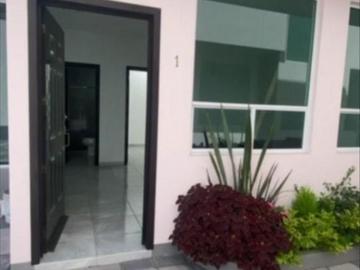 Casa En Venta En Granjas Puebla
