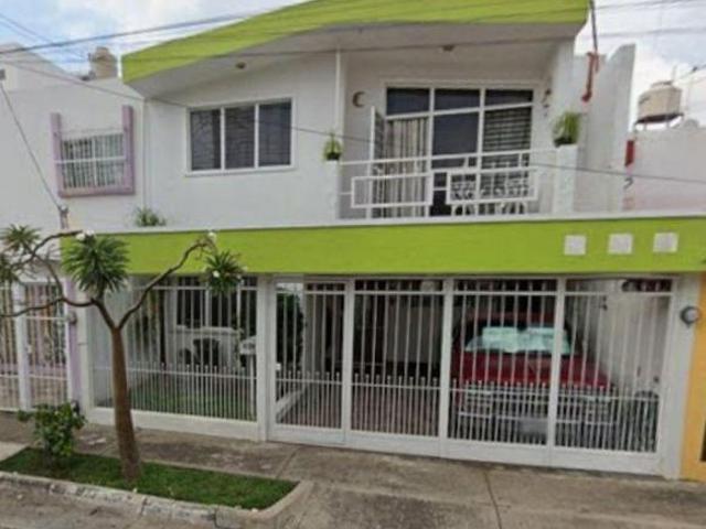 SE VENDE CASA EN JALISCO, GUADALAJARA, JARDINES DEL COUNTRY