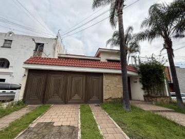 SE VENDE CASA EN JARDINES DEL SOL