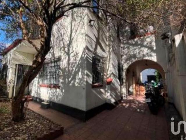 Se vende casa en la calle de Mitla en La Colonia Narvarte