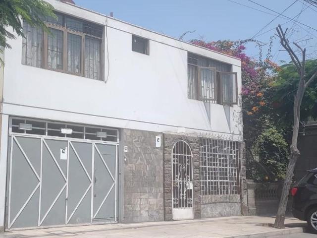 SE VENDE CASA EN LINCE CON OCUPANTE PRECARIO SOLO RECURSOS PROPIOS OPORTUNIDAD DE INVERSIÓN