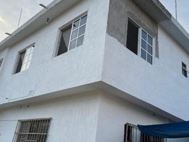 SE VENDE CASA EN LOMAS DEL CARRIL
