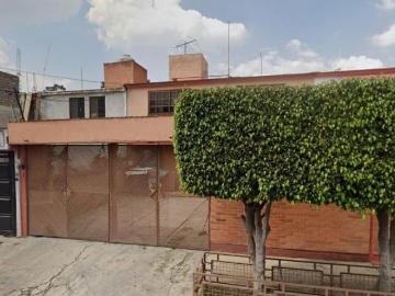 Calle Lusitana, San Pedro Ciudad de México, Ciudad De Mexico, Mexico