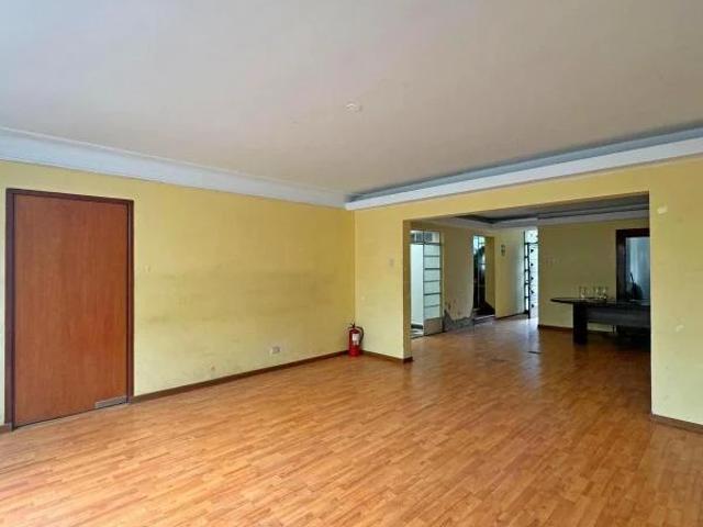 Se vende casa en pueblo libro