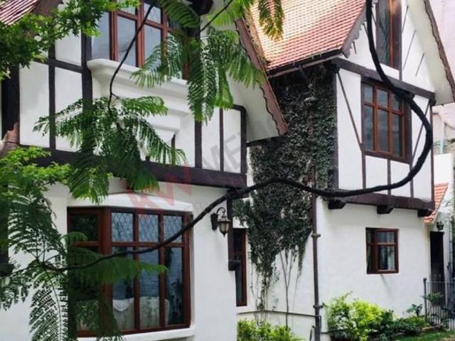 SE VENDE CASA EN PASEO DE LOS AHUEHUETES NORTE