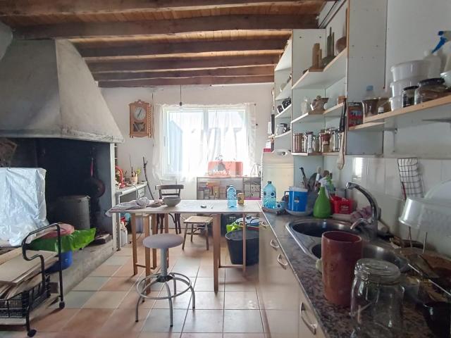 Se vende casa en parcela edificable!
