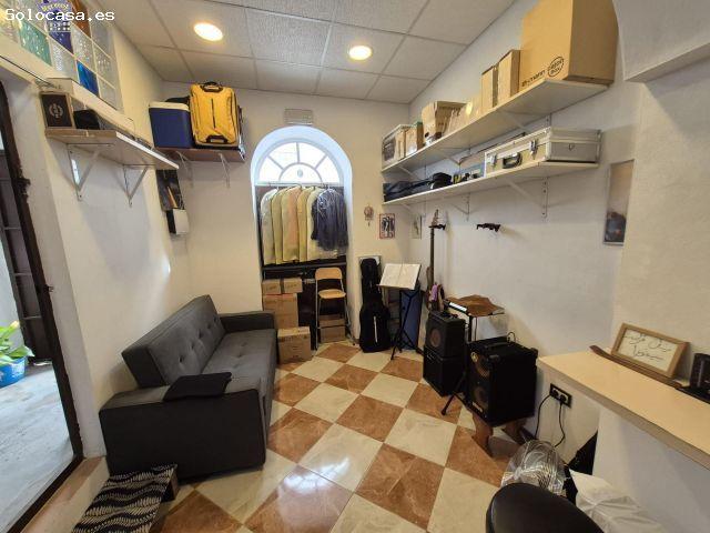 SE VENDE CASA EN PATIO DE VECINOS EN ZONA CASCO ANTIGUO