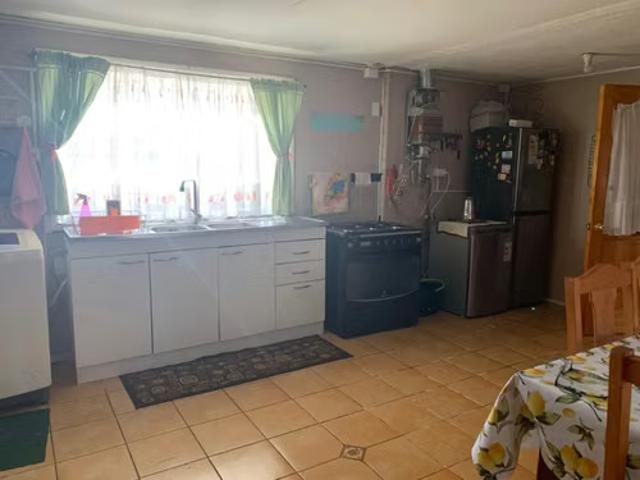 Se Vende Casa En Pedro Montt | 3 dormitorios por 180000. 00 en Valdivia