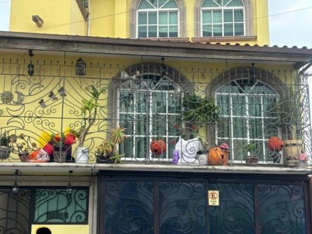 SE VENDE CASA EN PLANETARIO LINDAVISTA