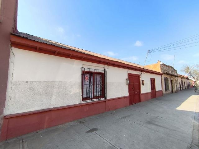 SE VENDE CASA EN PLENO CENTRO DE LA SERENA, PARA INVERSION