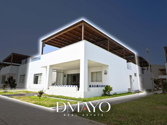 Se vende Casa en primera fila frente al mar en km 127 Asia