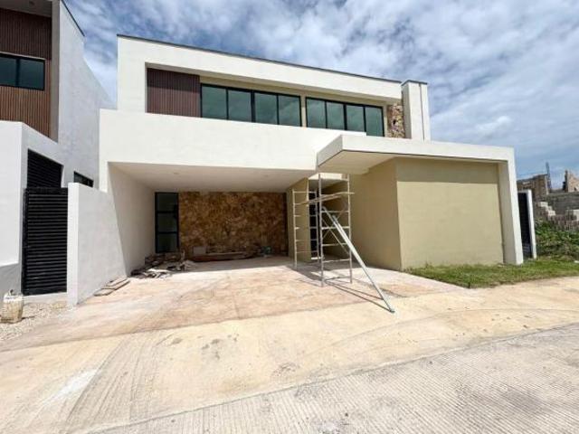 SE VENDE CASA EN PRIVADA CON AMENIDADES PREMIUM