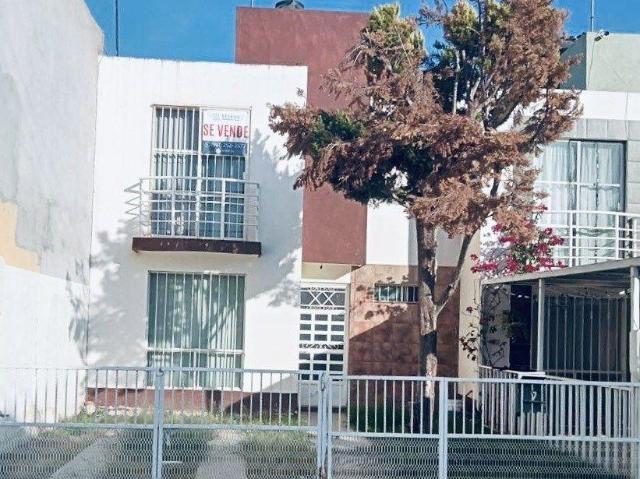 SE VENDE CASA EN PRIVADA LAS TORRES