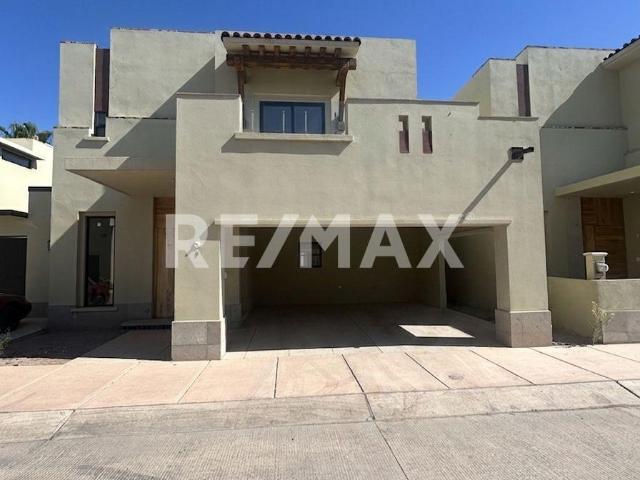 Se vende casa en Real de Castilla Modelo Grande