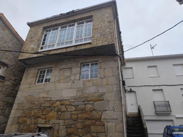 Se vende casa en Rehabilitación en centro de Laxe