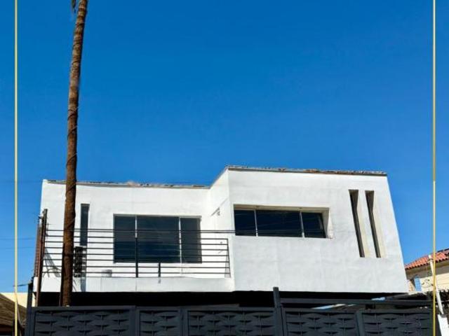 SE VENDE CASA EN RESIDENCIAS