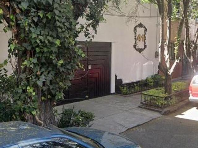Se vende casa en Roma sur