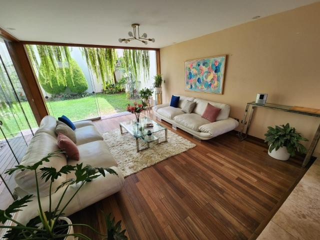 SE VENDE CASA EN SAN BORJA