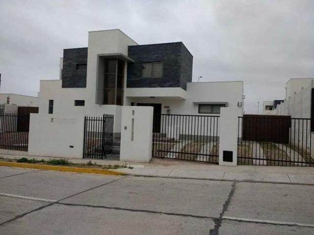 SE VENDE CASA EN SERENA. Linda casa estilo mediterráneo