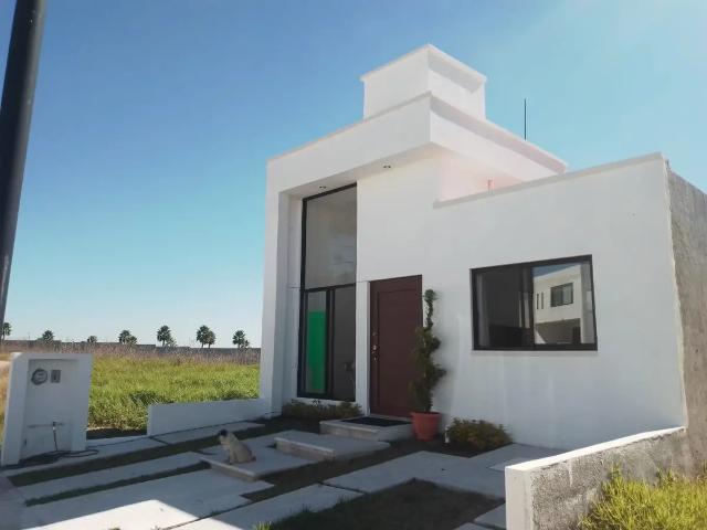 SE VENDE CASA EN TARAY ROYAL CLUB EL MARQUÉS QUERÉTARO