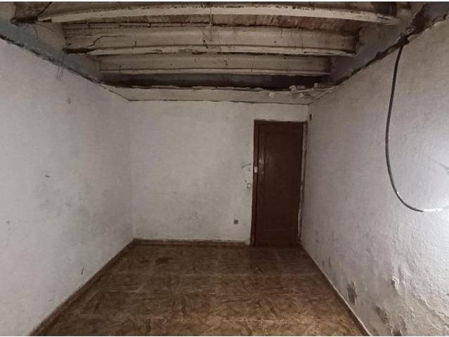 SE VENDE CASA EN TERRASSA, ZONA LA MAURINA