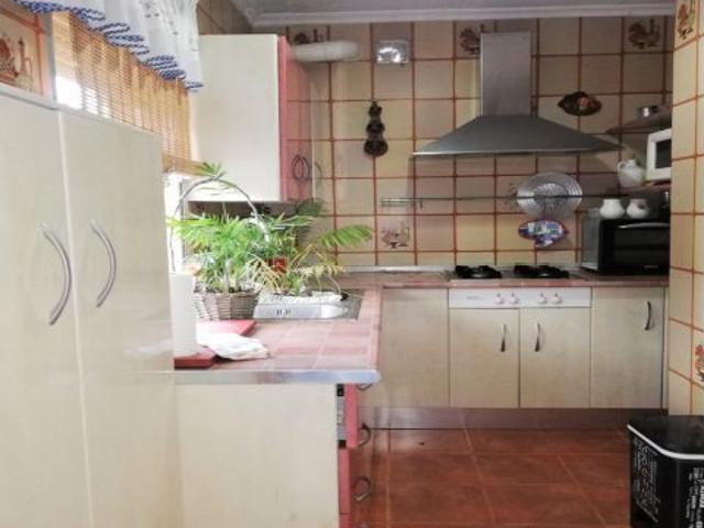SE VENDE CASA EN URBANIZACIÓN VALDEASTILLAS