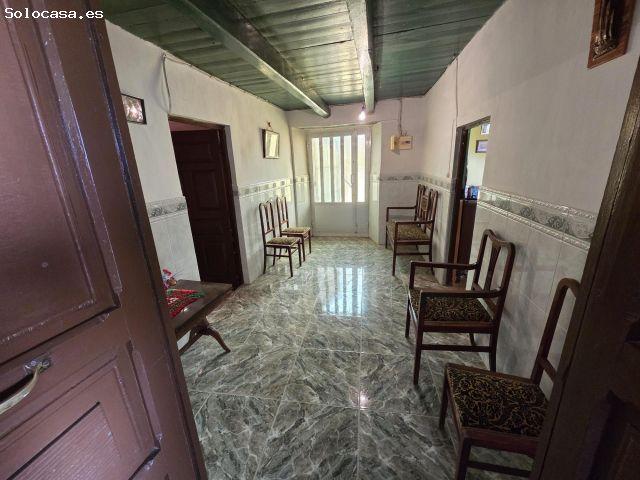 SE VENDE CASA EN VILALBA DE LA LOMA, DOS PLANTAS, COCINA, SALÓN, 4 HAB BAÑO, PANERA Y PATIO