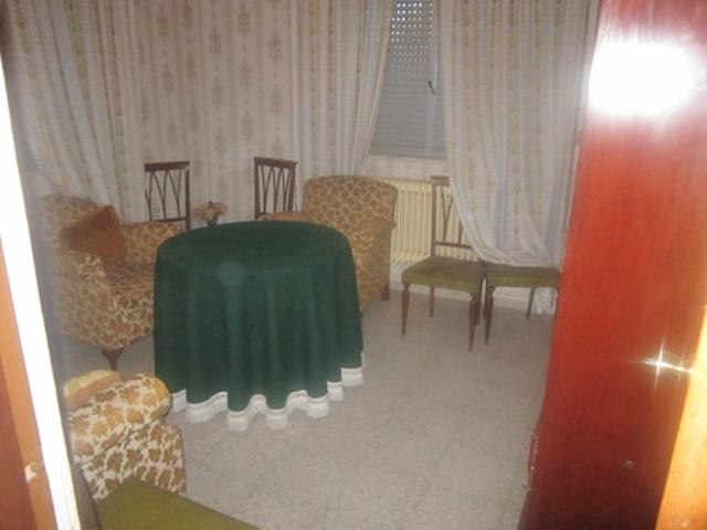 SE VENDE CASA EN VILLAMAÑAN, CON CALEFACCIÓN, GARAJE Y PATIO