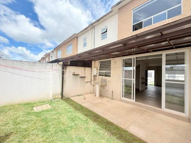 Se vende casa en Villas San Fernando con terreno excedente