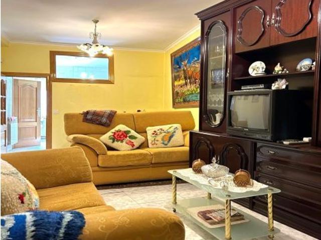 SE VENDE CASA EN VILLAR DE LOS BARRIOS